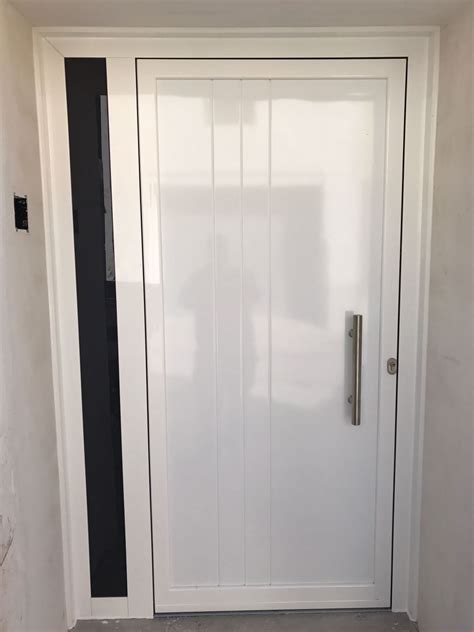 puerta de aluminio exterior